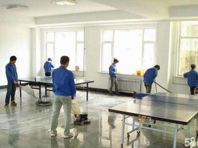 萬(wàn)潔居家政日常保潔、擦玻璃、家電清洗、甲醛治理、地毯清洗、沙發(fā)清洗、開(kāi)荒保潔、外墻清洗、商場(chǎng)開(kāi)荒保潔、工程開(kāi)荒保潔、瓷磚美縫、衣櫥整理、鐘點(diǎn)工等服務(wù)